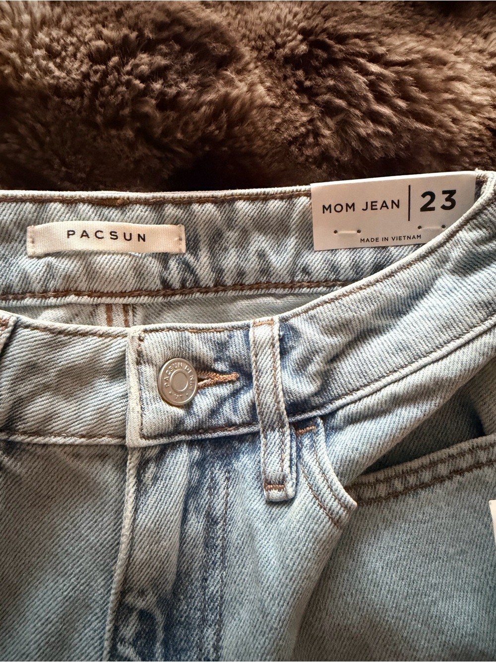 Brand new PacSun Light Wash Mom Jeans - 23